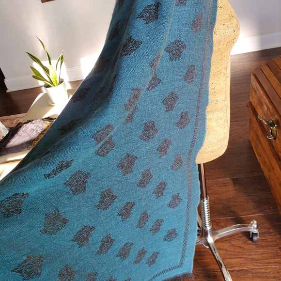 Versace Scarf - Picture 5 of 12
